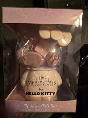 Hello Kitty Pink and White Sponge Gift Set